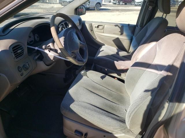 2004 Chrysler Town & Country LX