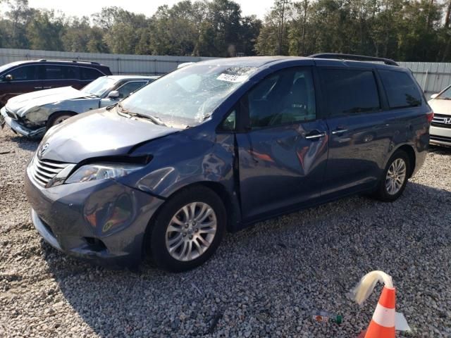 2017 Toyota Sienna XLE