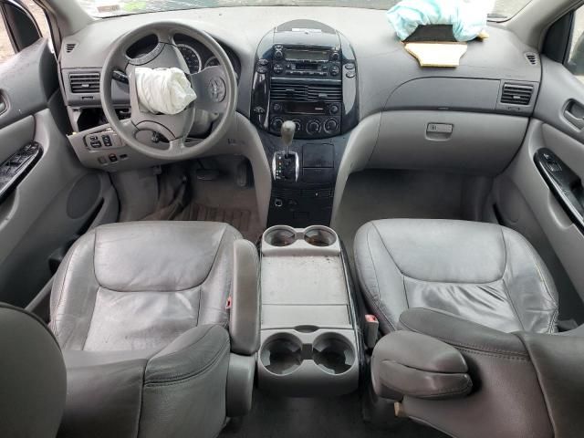 2004 Toyota Sienna CE