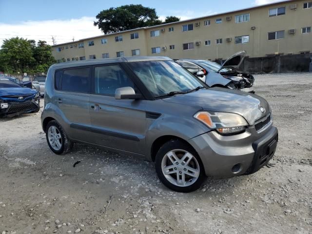 2011 KIA Soul +