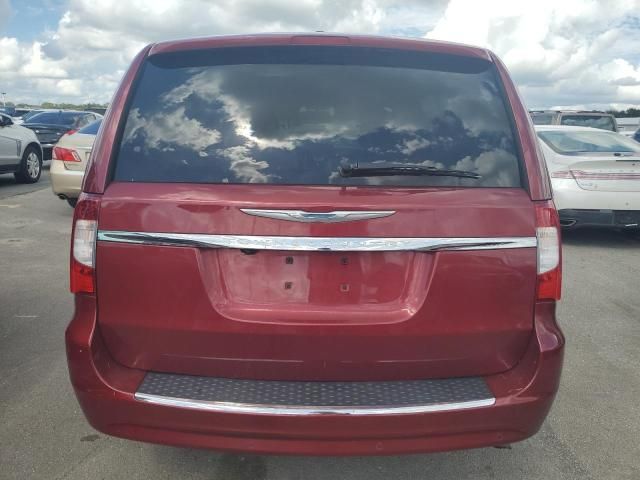 2013 Chrysler Town & Country Touring L