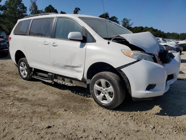 2014 Toyota Sienna LE