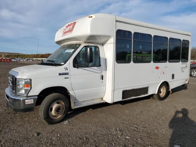 2016 Ford Econoline E350 Super Duty Cutaway Van