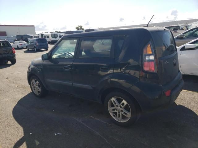 2010 KIA Soul +