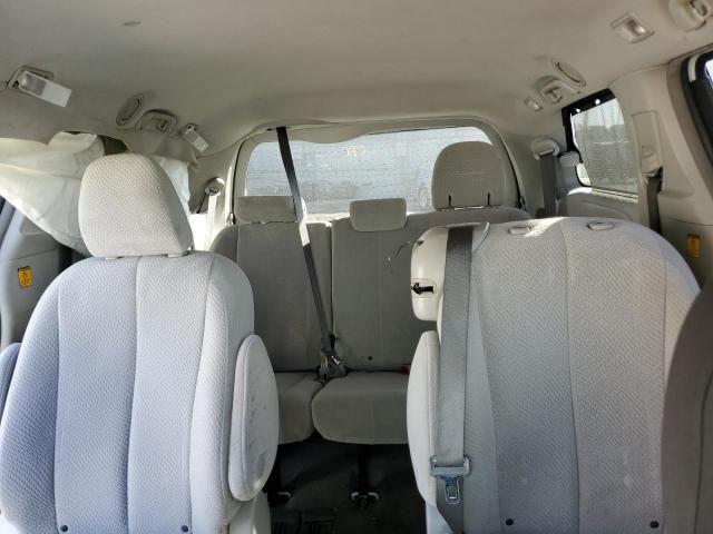 2013 Toyota Sienna LE