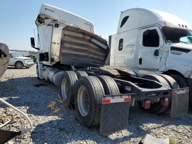 2019 Freightliner Cascadia 126