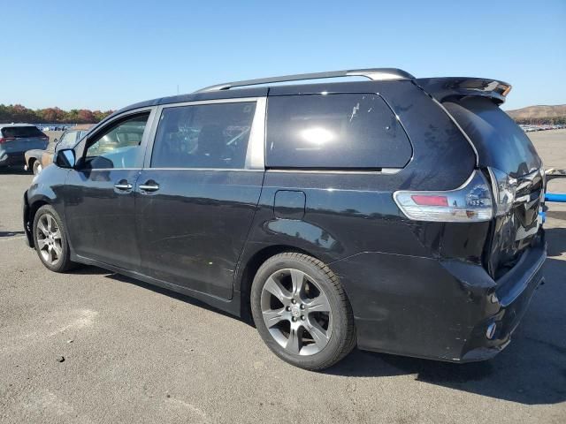 2015 Toyota Sienna Sport