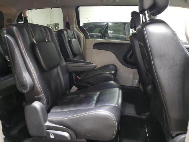 2013 Chrysler Town & Country Touring L