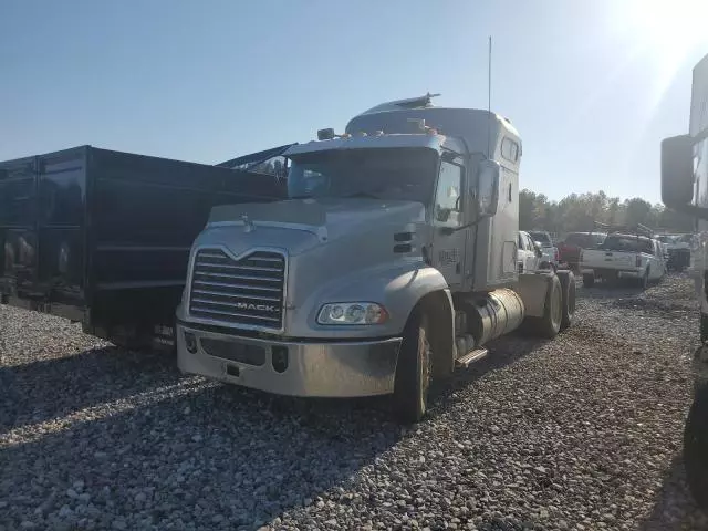 2012 Mack 600 CXU600