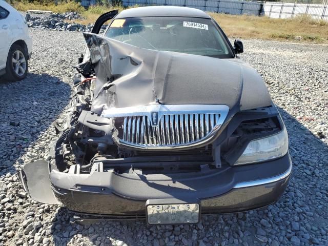 2005 Lincoln Town Car Signature