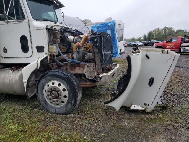 2000 Peterbilt 385