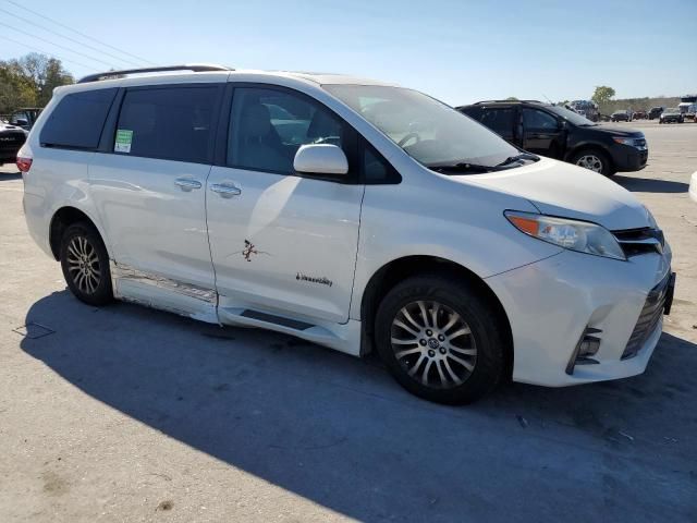 2018 Toyota Sienna XLE