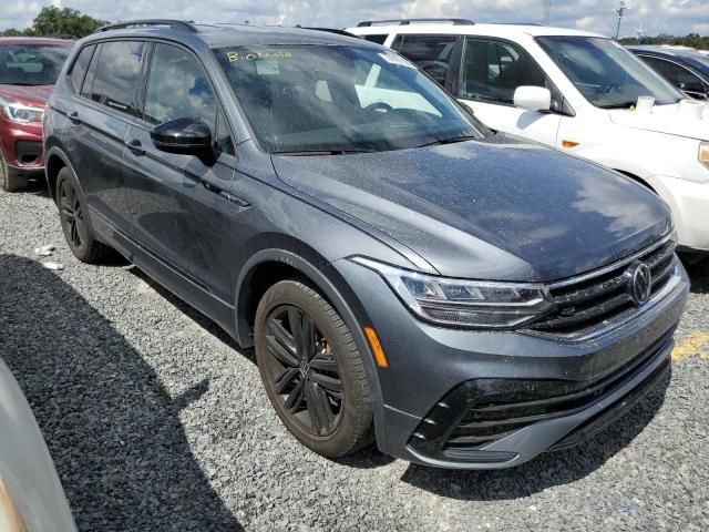 2022 Volkswagen Tiguan SE R-LINE Black