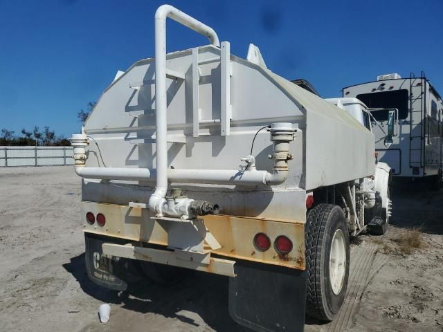 2001 International 4000 4700