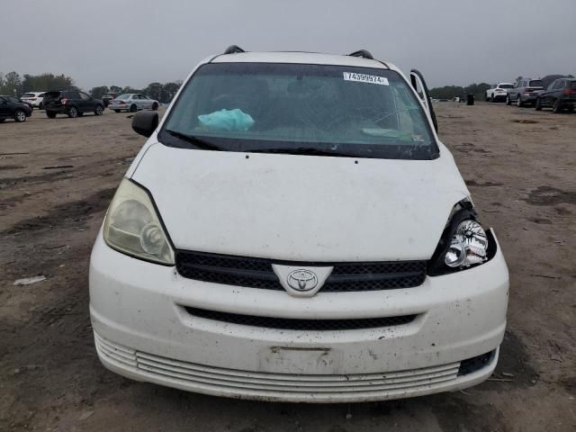 2004 Toyota Sienna CE