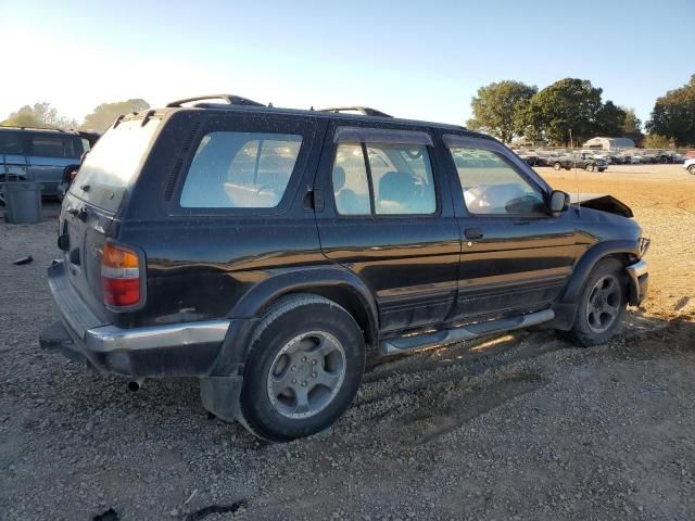 1999 Nissan Pathfinder LE