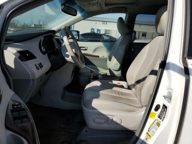 2013 Toyota Sienna XLE