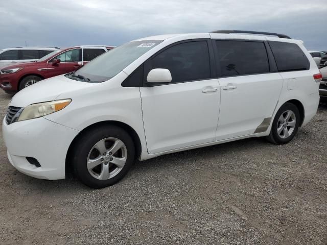 2013 Toyota Sienna LE