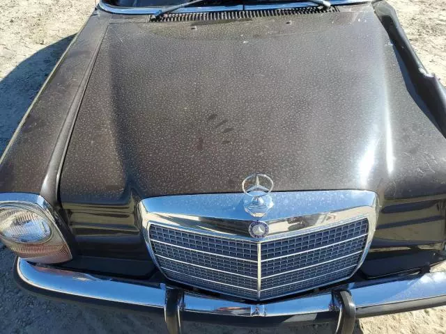 1972 Mercedes-Benz 220