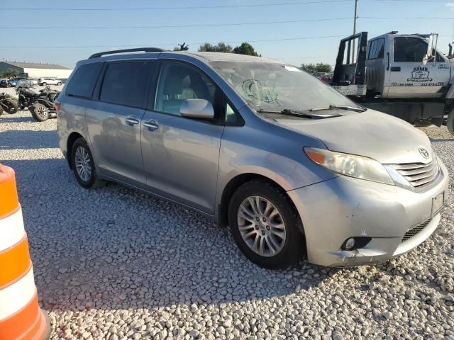 2016 Toyota Sienna XLE