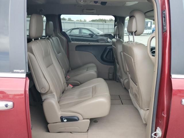 2013 Chrysler Town & Country Touring L