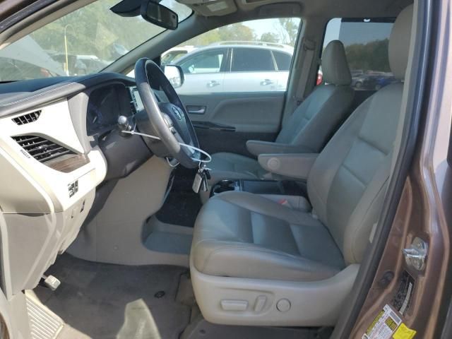 2018 Toyota Sienna XLE