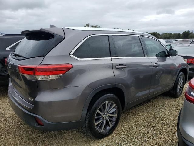 2019 Toyota Highlander SE