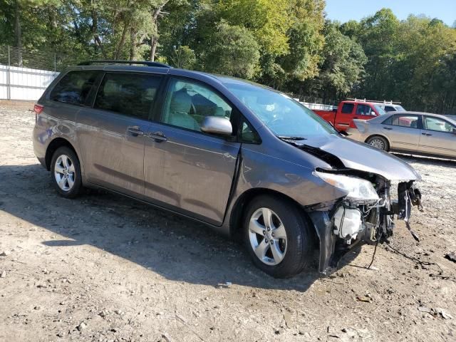 2017 Toyota Sienna LE