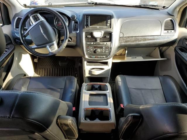 2012 Chrysler Town & Country Touring