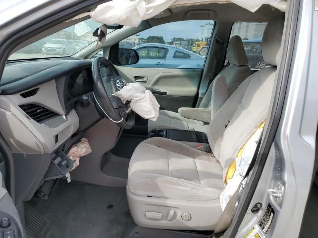 2016 Toyota Sienna LE