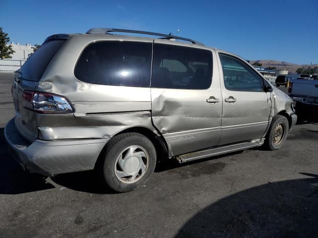 2001 Toyota Sienna LE