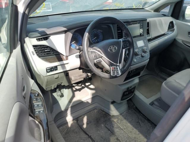 2019 Toyota Sienna XLE