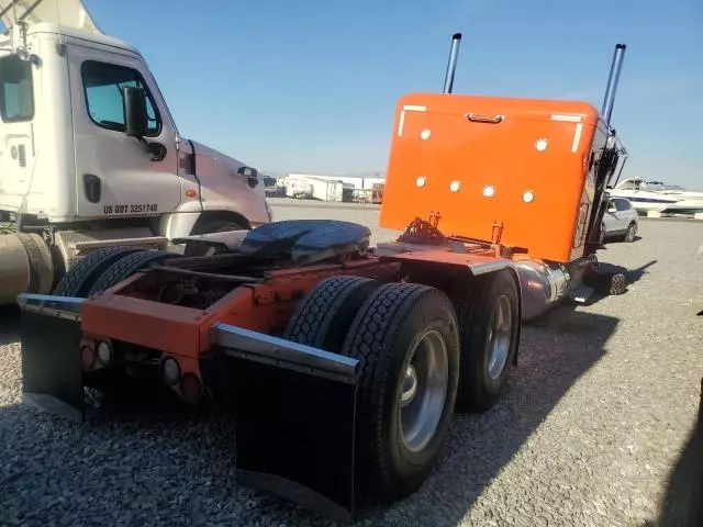 2018 Peterbilt 389