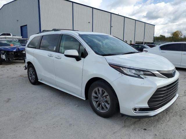 2022 Toyota Sienna XLE