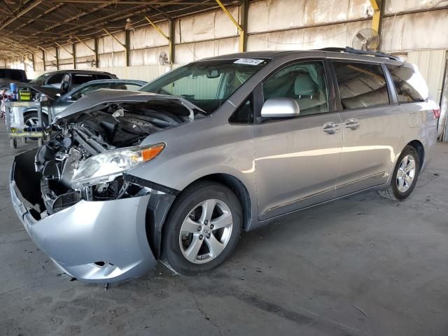 2016 Toyota Sienna LE