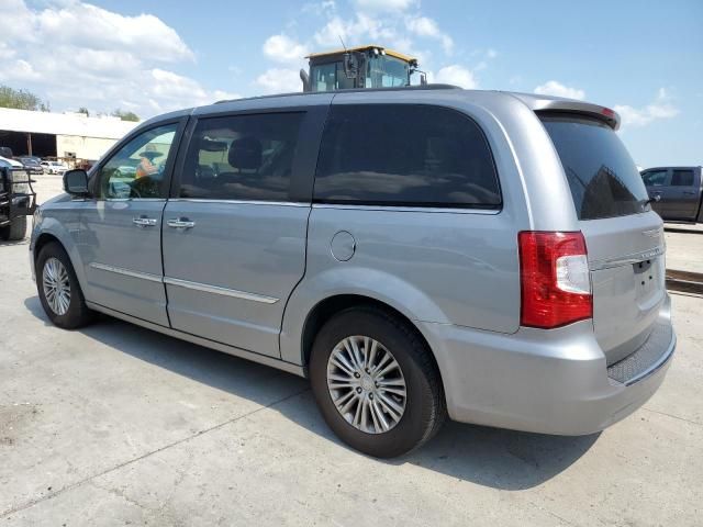 2015 Chrysler Town & Country Touring L