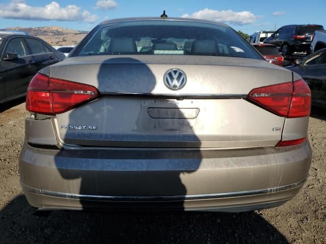 2016 Volkswagen Passat SE