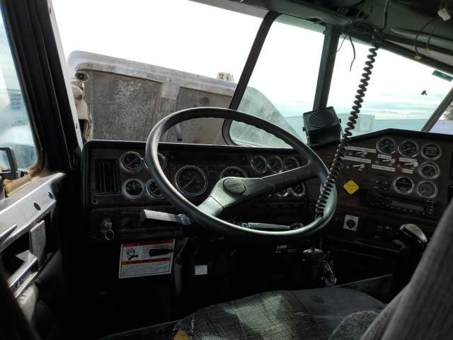 2007 Freightliner Conventional FLD120