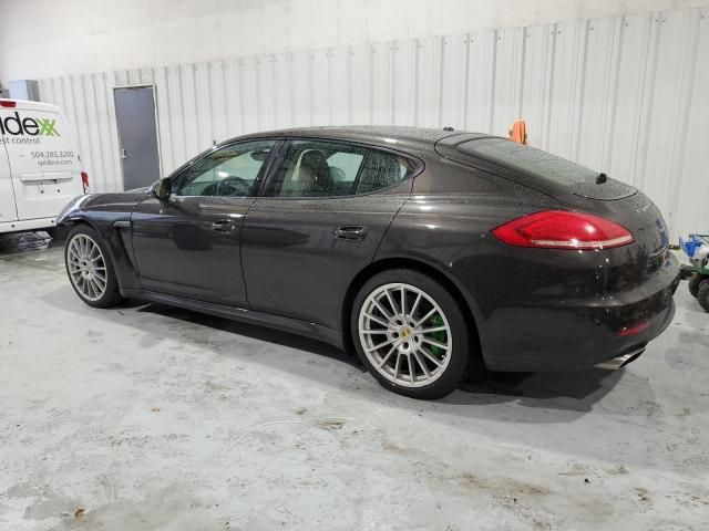 2015 Porsche Panamera 2