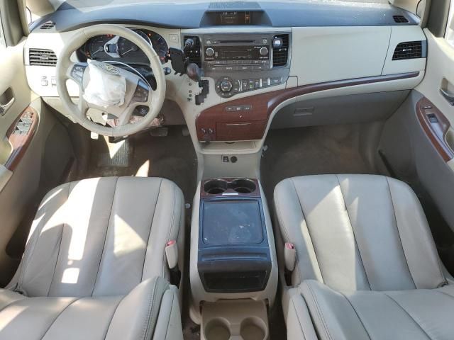 2012 Toyota Sienna XLE