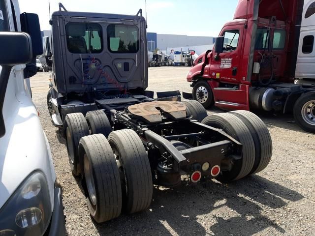 2013 Freightliner Cascadia 125