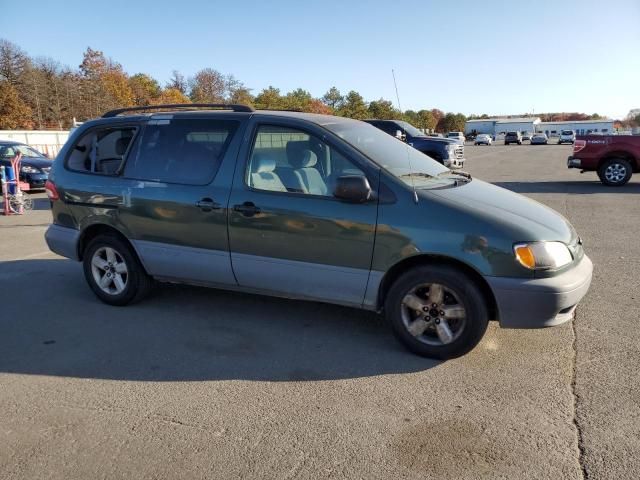 2002 Toyota Sienna LE