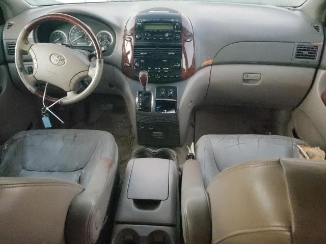 2005 Toyota Sienna XLE