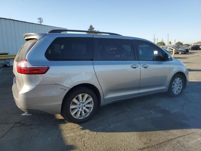 2017 Toyota Sienna XLE