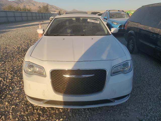 2016 Chrysler 300 Limited