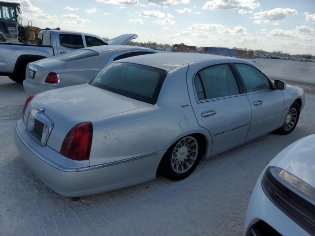 2001 Lincoln Town Car Signature