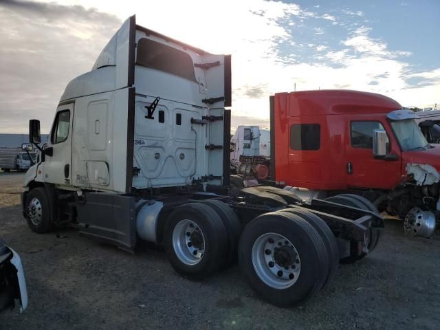 2017 Freightliner Cascadia 113