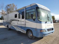 2004 Ford F550 Super Duty Stripped Chassis en venta en Milwaukee, WI