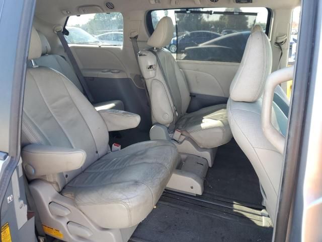 2014 Toyota Sienna XLE