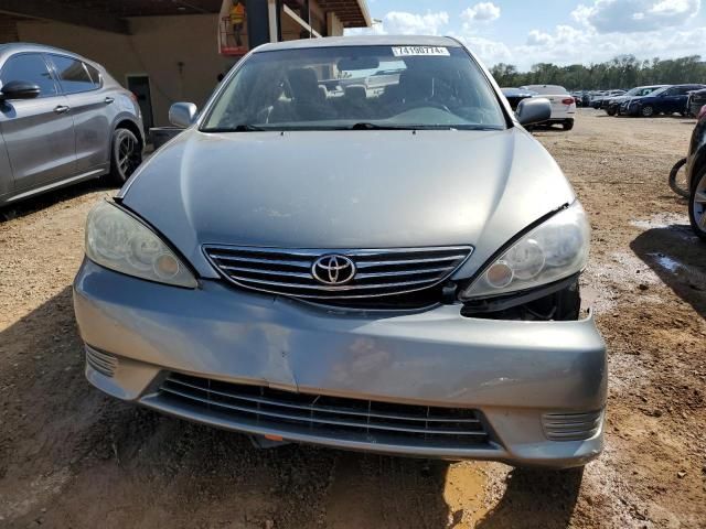 2005 Toyota Camry LE